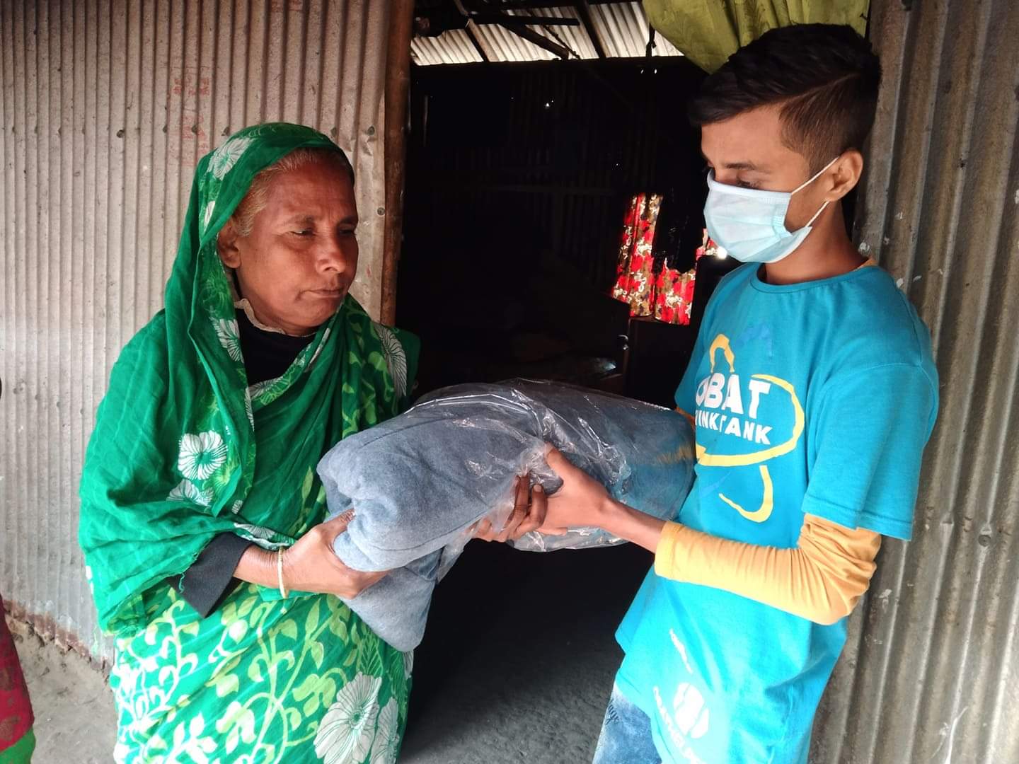 Blankets Provide Warmth in the Camps Obat Helpers